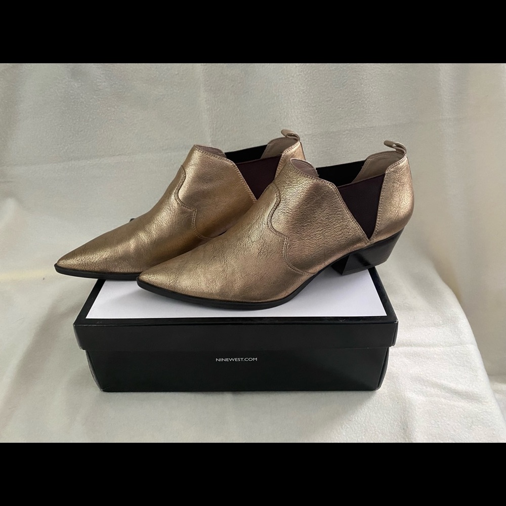 Nine West Gold ankle booties sz 12